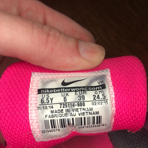 Two pairs of Pink youth Nike 6.5Y US - Picture 7 of 16